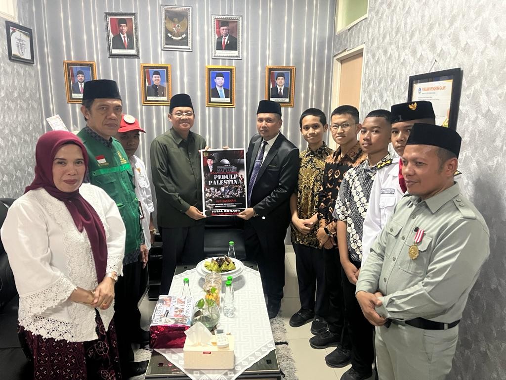 MTsN 1 Kota Makassar Bekerjasama dengan BAZNAS Open Donasi Peduli Palestina 