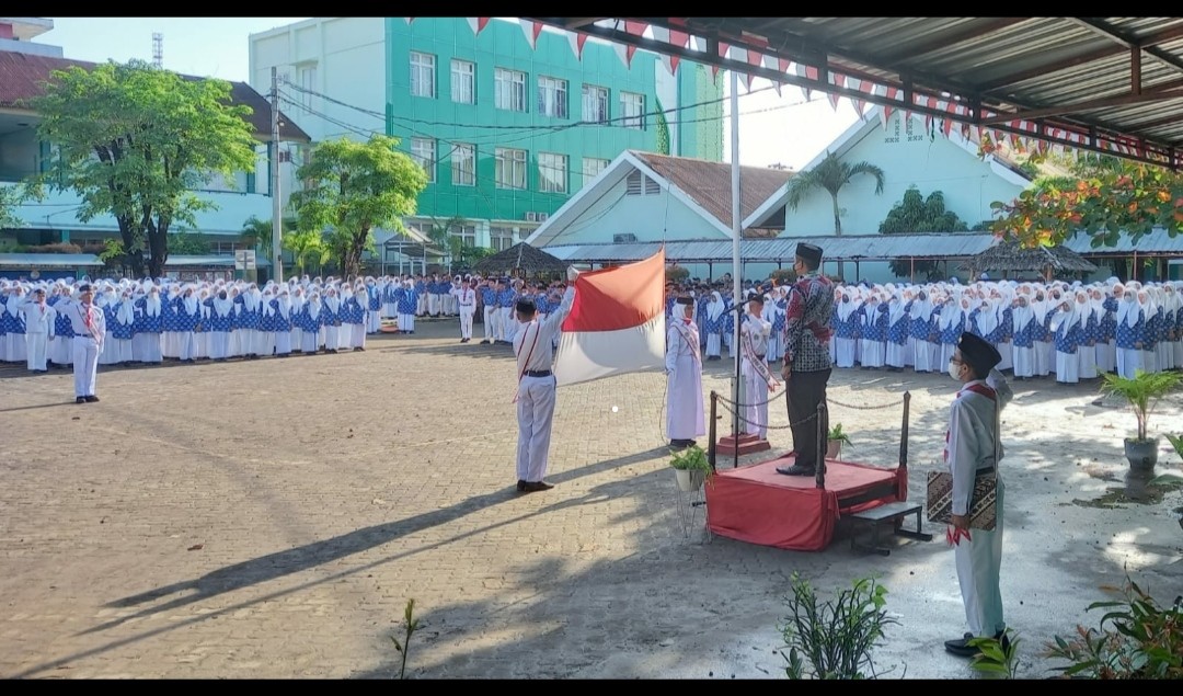 MTsN 1 Kota Makassar Melaksanakan Upacara Peringatan Hari Pahlawan Nasional Tahun 2022