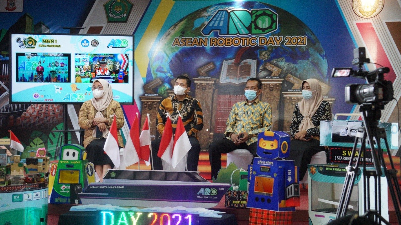 MTsN 1 Kota Makassar Berhasil Menyabet 4 Gelar Juara dalam Ajang ASEAN Robotic Day (ARD) 2021